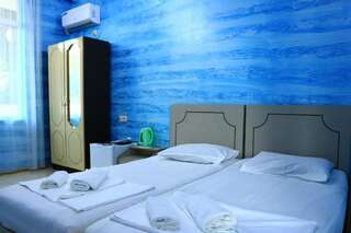 Апарт-отели Rainbow Rooms Apart Hotel Махинджаури Двухместный номер Делюкс с 1 кроватью или 2 отдельными кроватями и балконом-7